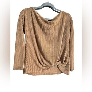 🔴 5 for $40 SALE!
Gilli Brown Waffle Textured Light Weight Front Knot Top sz S